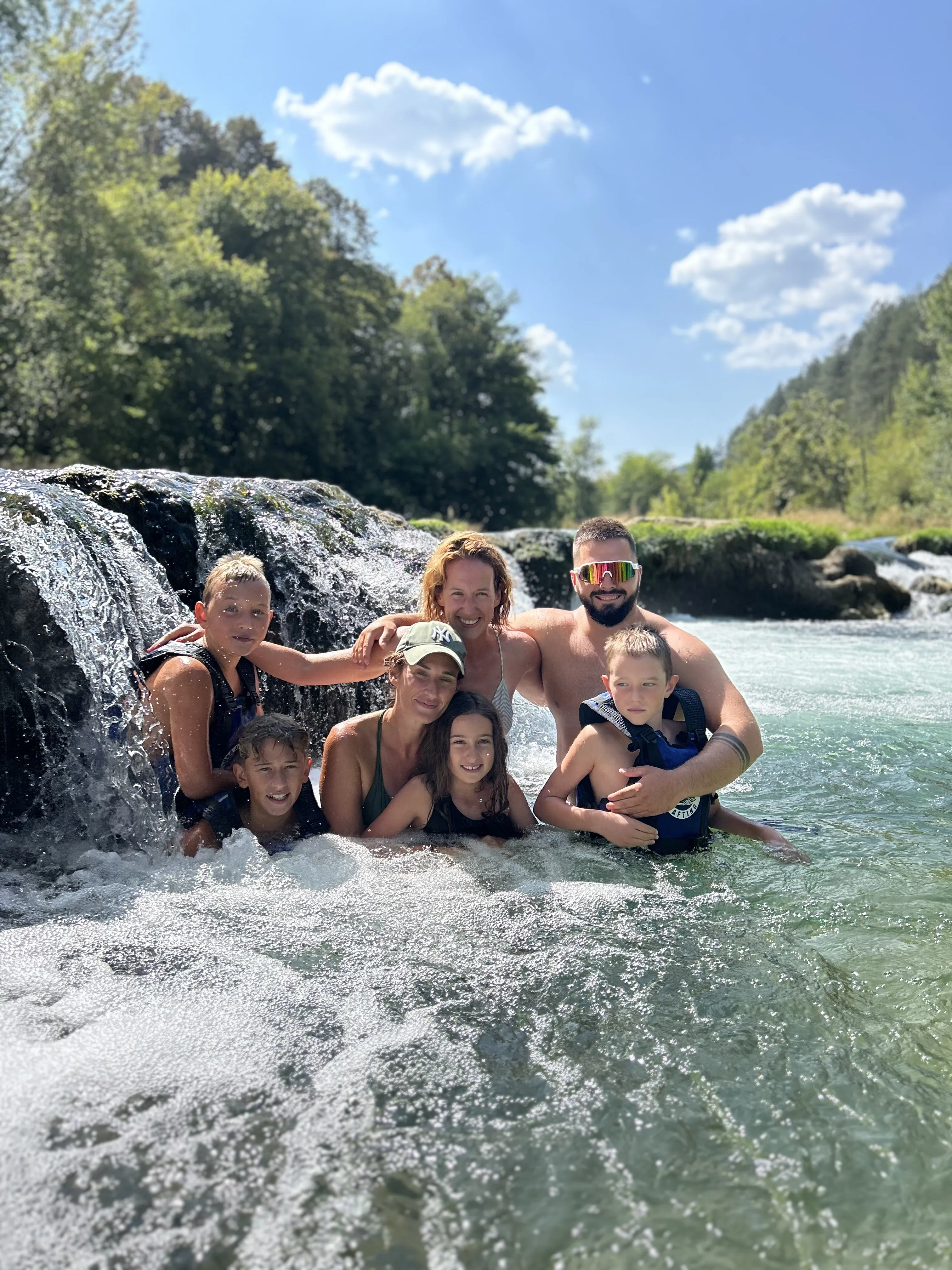 Rafting tim na rijeci Uni