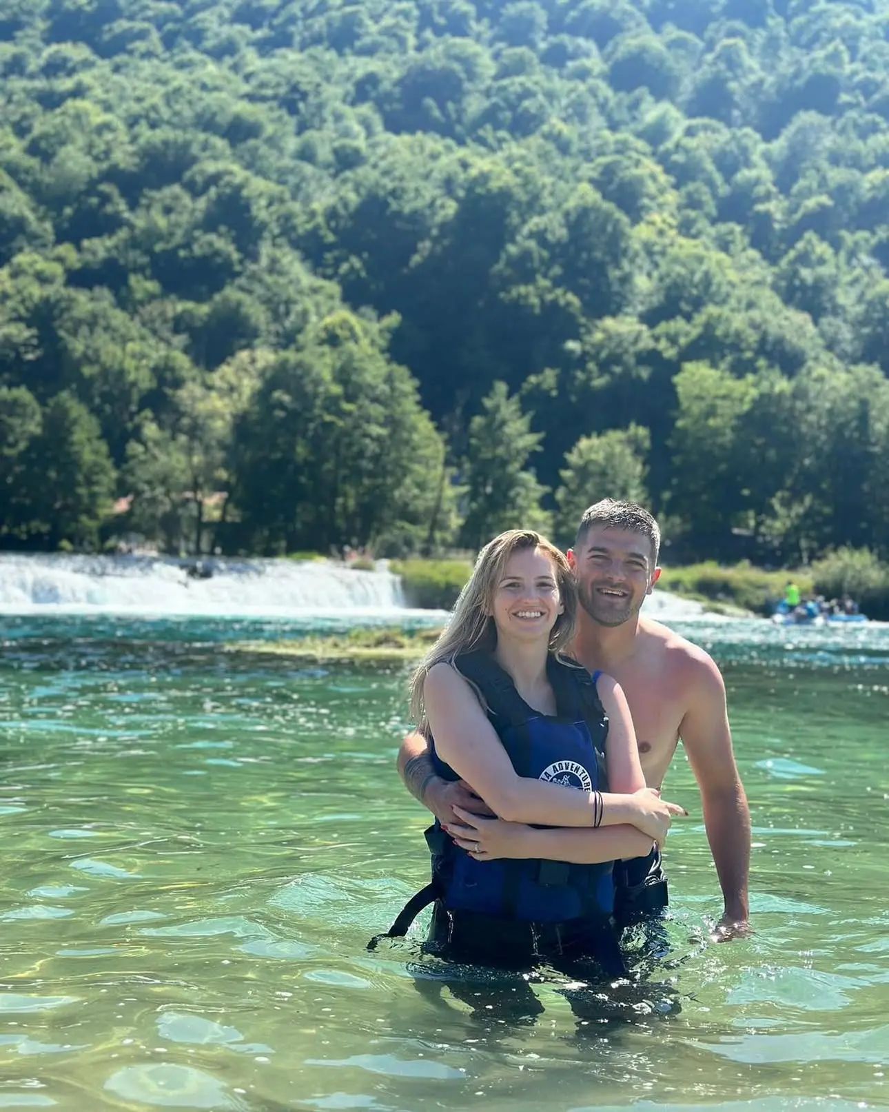 Pauza na plaži uz rijeku Unu